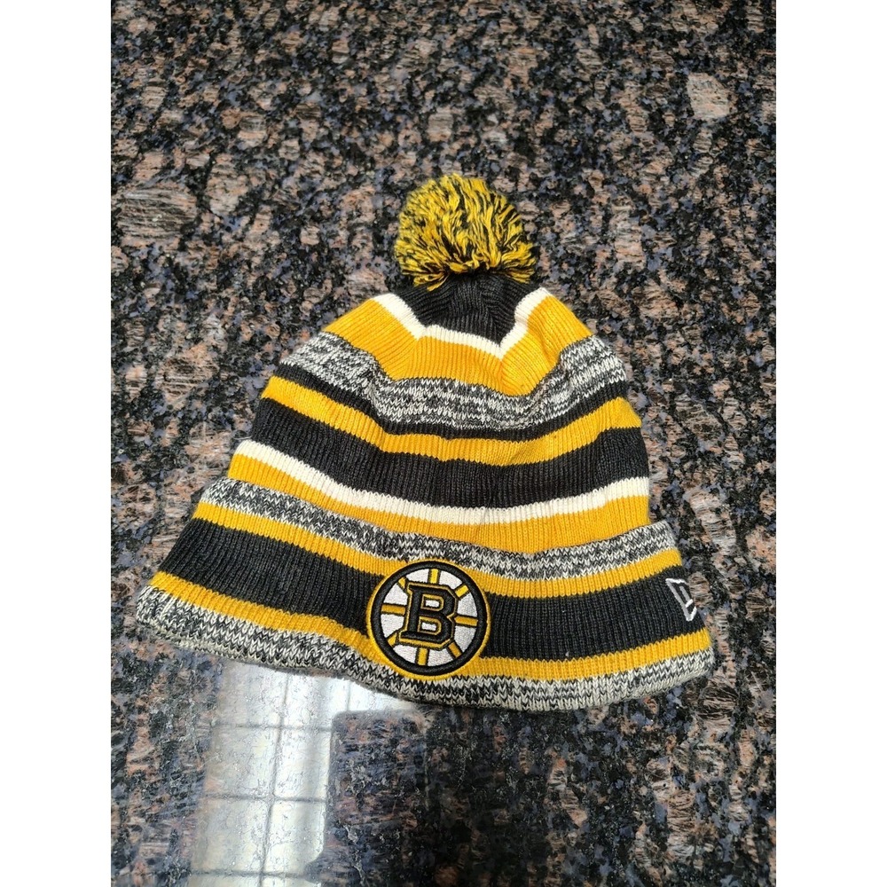 Bruins winter hat fleece lined Used - Good| New Era